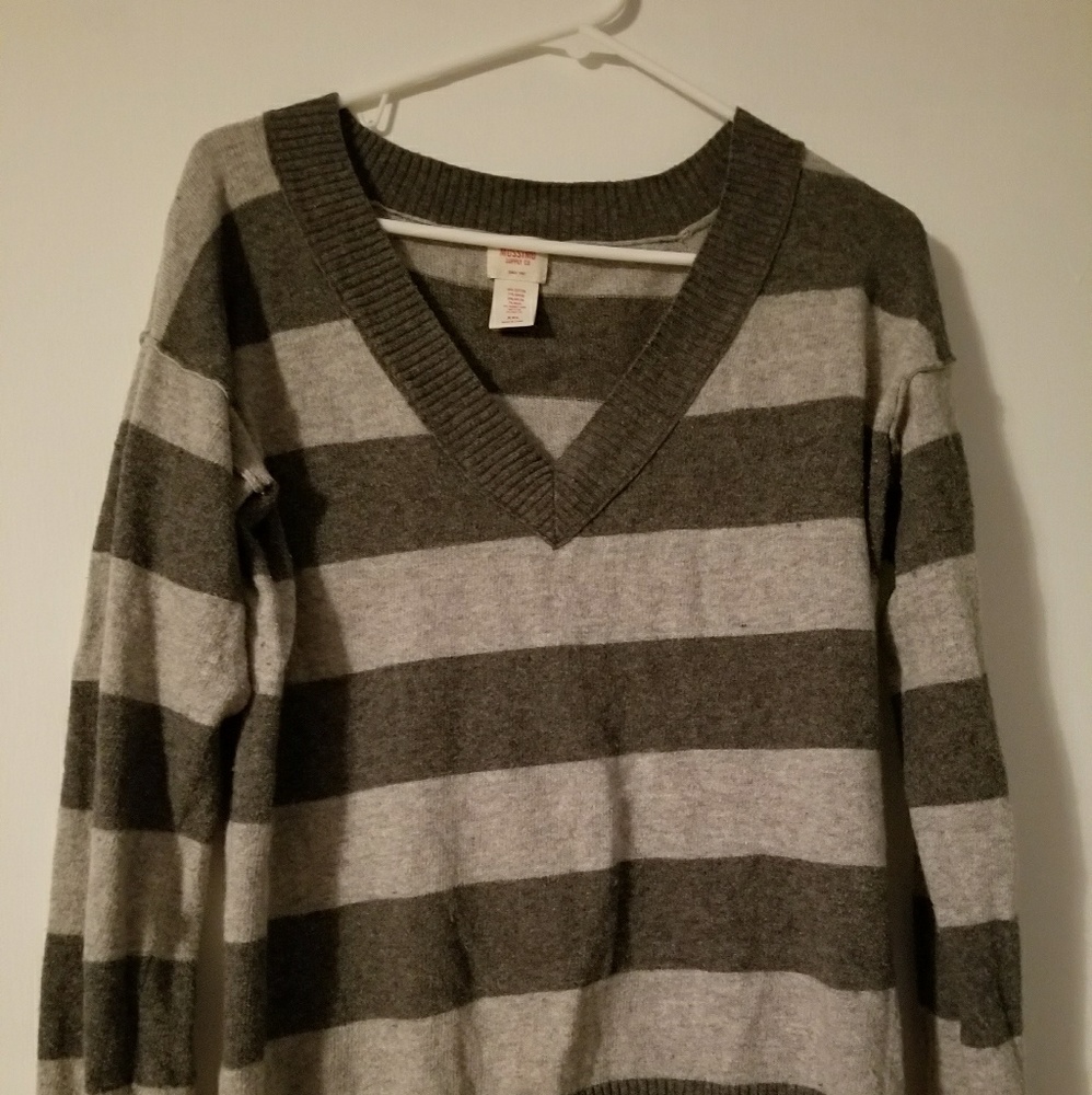 Mossimo sweater. Size XL